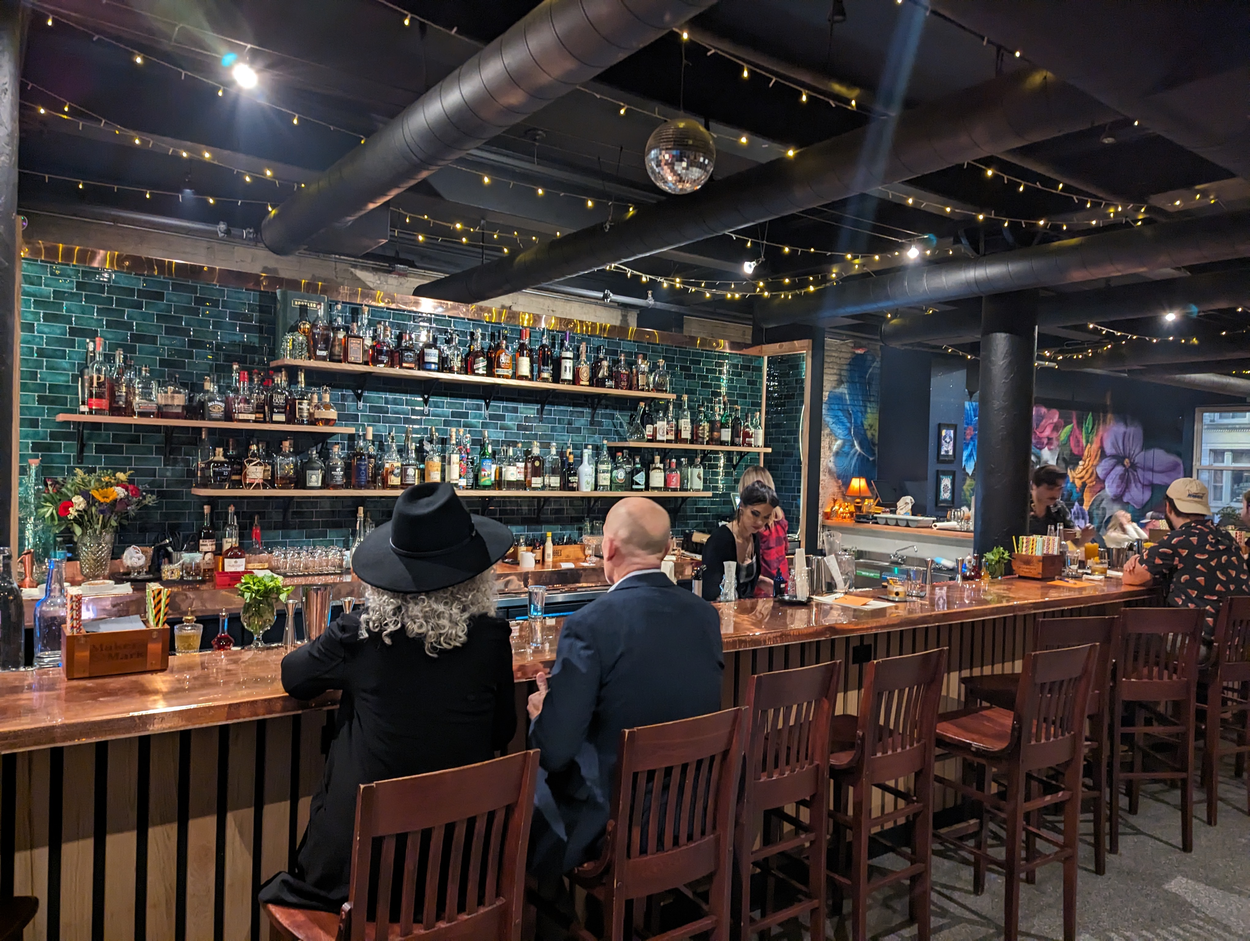 815 Cocktails & Provisions